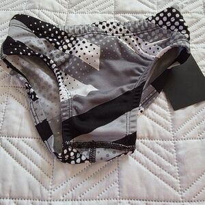 Nike Black and Gray Patterned Competition Swim Briefs Boys Size 22